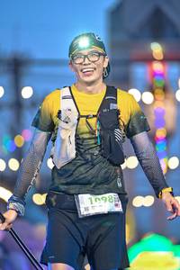 BIB: 1998
                            <button type="button" onclick="openModal(24885726)" class="btn btn-primary btn-sm float-right btn-popup" data-toggle="modal" data-target=".modal-high-quality">
                        <i class="fas fa-shopping-cart"></i> Add to Cart
                    </button>
                                            <button type="button" onclick="isThisMe(24885726, true)" class="btn btn-success btn-sm float-right btn-popup btn-isme hidden" data-toggle="tooltip" data-placement="bottom" title="นี่คือรูปของคุณใช่ไหม คลิกที่นี่เพื่อเอาเข้าอัลบั้ม">
                        <i class="fas fa-plus"></i> Add to album
                    </button>
                    <button type="button" onclick="isThisMe(24885726, false)" class="btn btn-warning btn-sm float-right btn-popup btn-isnotme hidden">
                        <i class="fas fa-ban"></i> Remove from album
                    </button>